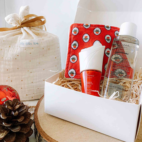 Coffret cadeau spécial noel avec Vernis Rouge, dissolvant naturle et lingette.