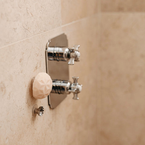 magnetic soap holder for solid soap
